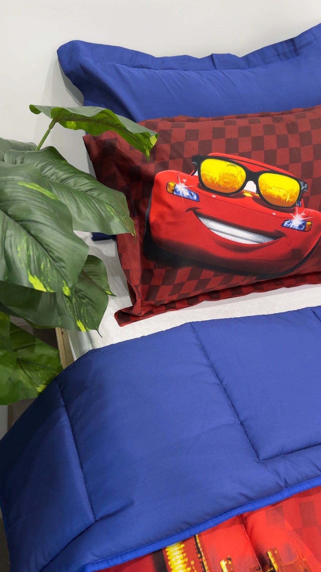 Couette 1 Place - Pixar