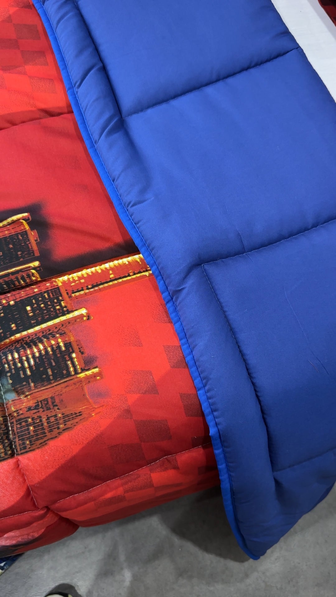 Couette 1 Place - Pixar